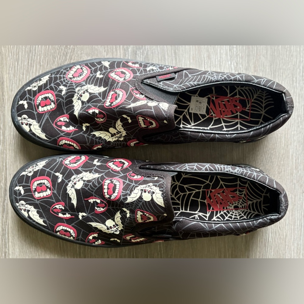 Vans Classic Slip-On Glow Frights Black Glow In The Dark Size 12 NWOT - Picture 8 of 9